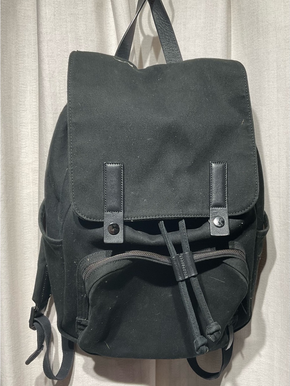 Everlane black canvas bacpack
